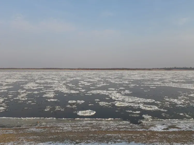 Шуга на Амуре может вызвать дефицит воды в Благовещенске
