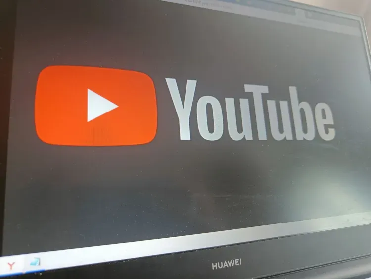 Политика меньше интересует россиян на YouTube
