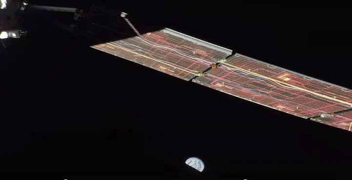 Восходящую Землю снял космический корабль