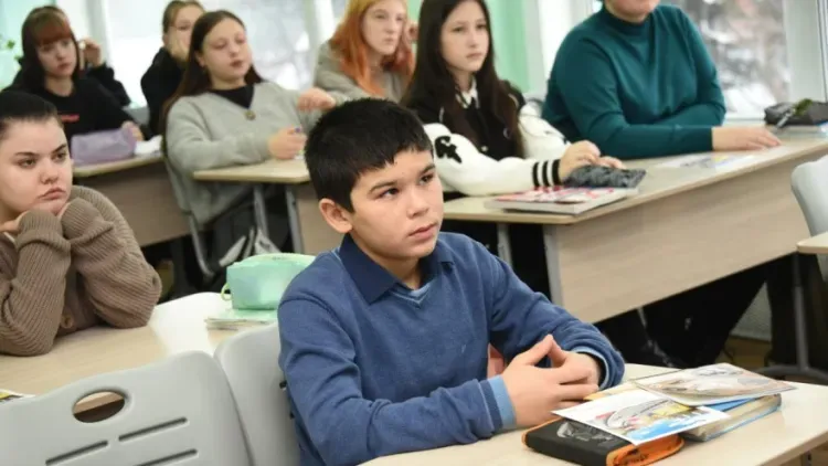 Железнодорожники напомнили о правилах в зоне движения поездов