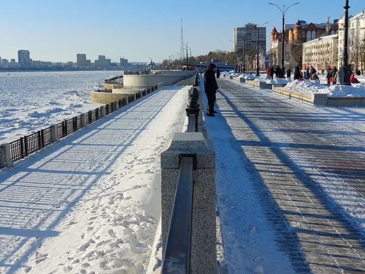 Днем по Амурской области 9 декабря ожидается маловетреная, морозная погода, без существенных осадков