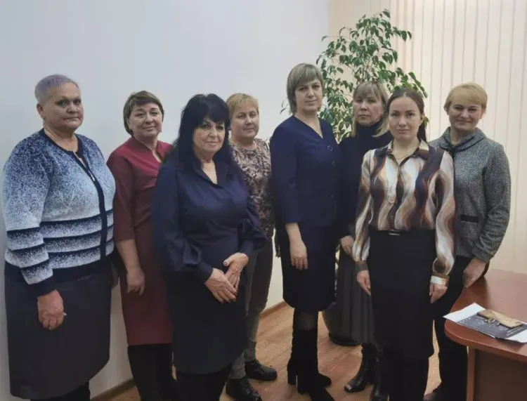 Газонокосилки и акустические системы вручили сельским главам в Приамурье