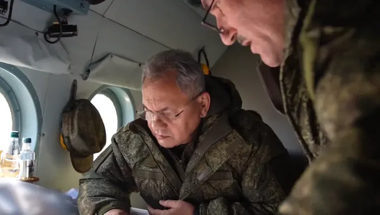 Шойгу проверил передовые позиции войск в зоне спецоперации