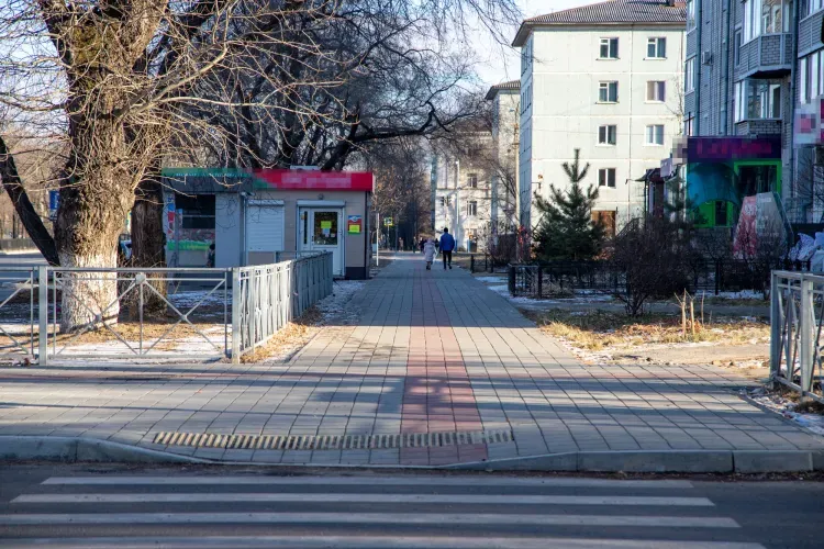 Улицы Благовещенска делают удобными для маломобильных людей и велосипедистов
