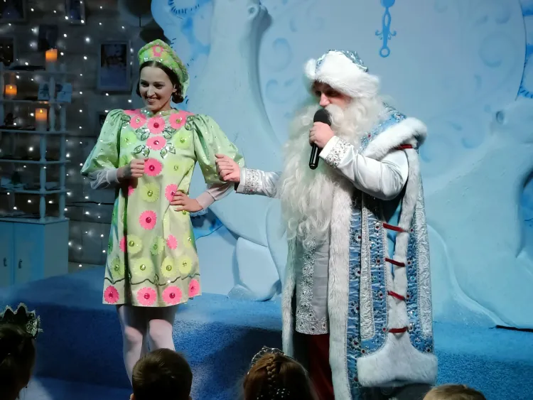 Нужно ли говорить ребенку о нереальности Деда Мороза, рассказала психолог