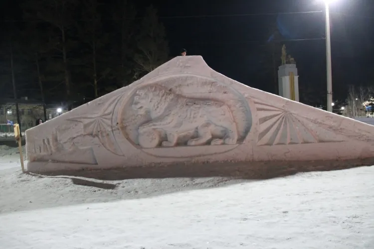 Ледовый городок в духе Петербурга открылся в Амурской области 