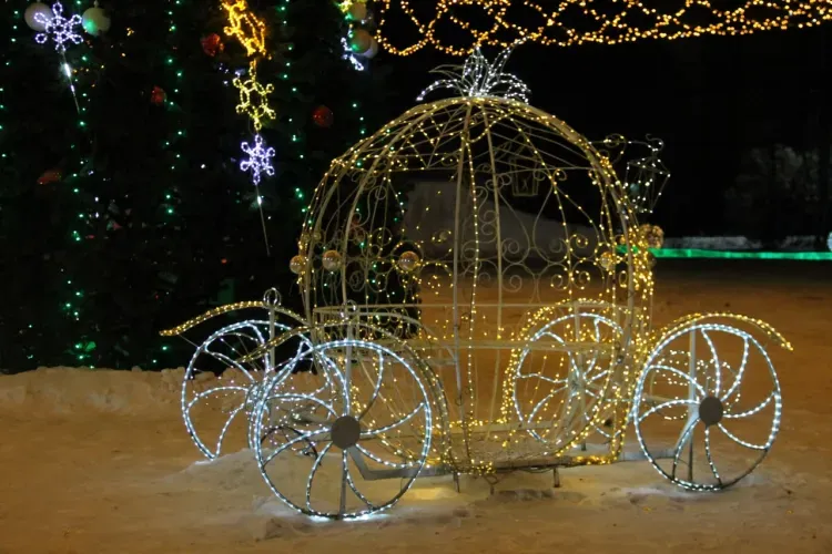 Ледовый городок в духе Петербурга открылся в Амурской области 