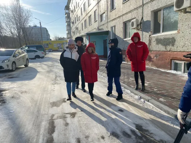 Качество уборки снега и наледи проверили на улицах Благовещенска 