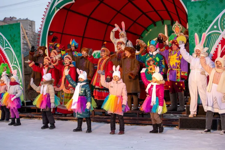 Лучшим зайцам Благовещенска вручили новогодние подарки