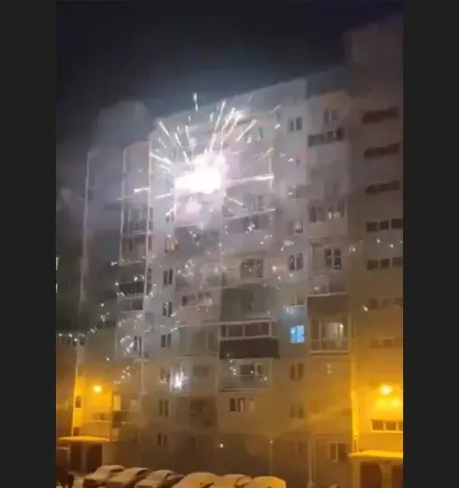 В Новосибирске балконы загорелись от фейерверков