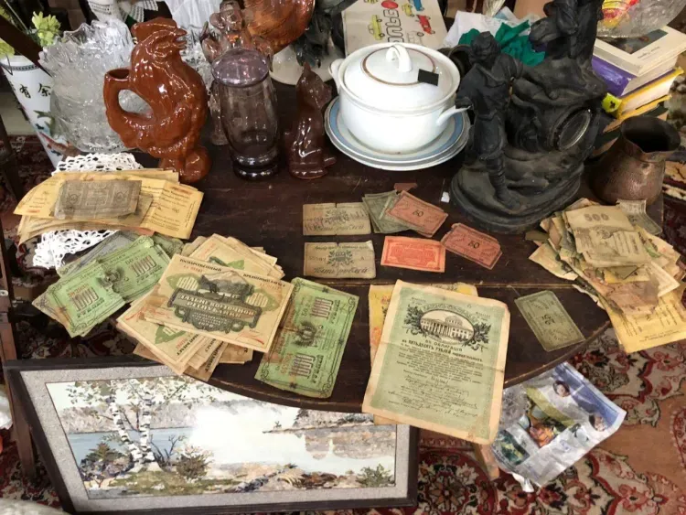 Редкий денежный клад столетней давности нашли при разборе дома в Благовещенске