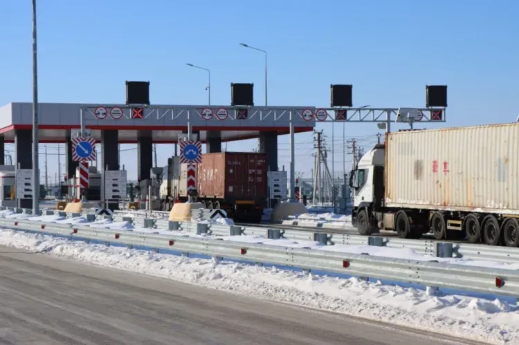 Российские водители будут доставлять товары до складов в китайском Хэйхэ и обратно