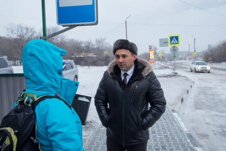 Мэру пожаловались на долгое ожидание автобусов жители Благовещенска