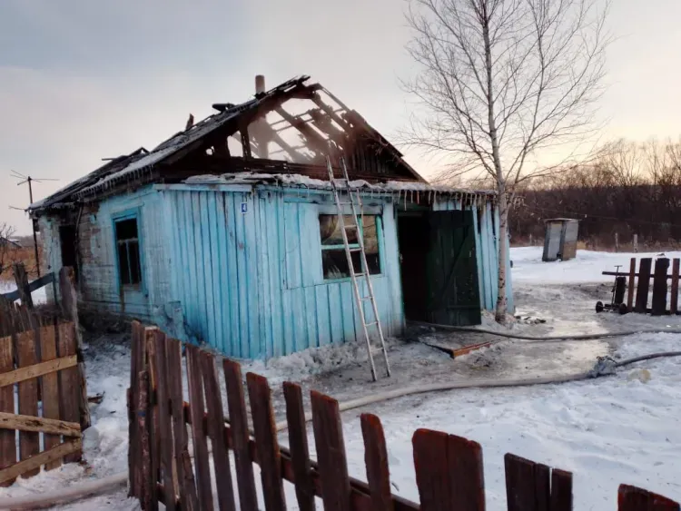 Пожар вспыхнул в частном доме в Благовещенском округе 