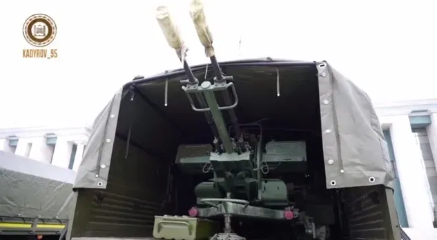 Минобороны укомплектовало военные "Уралы" зенитными установками