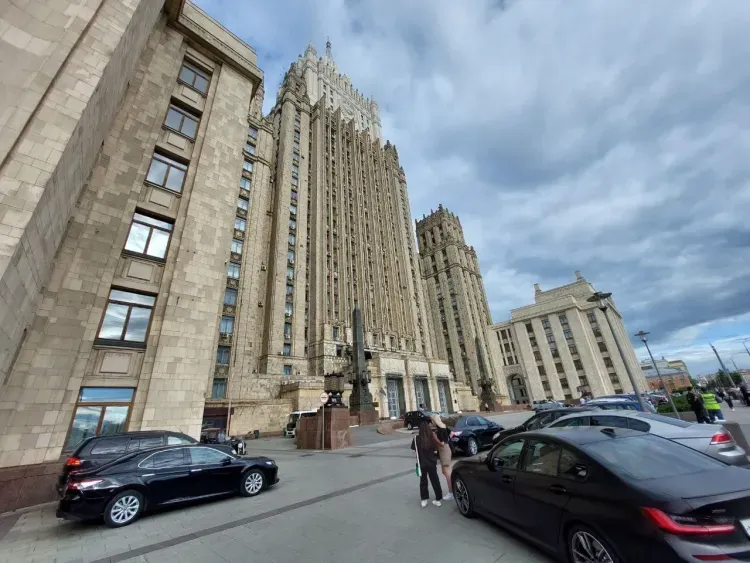 День дипломатического работника в России празднуется 10 февраля