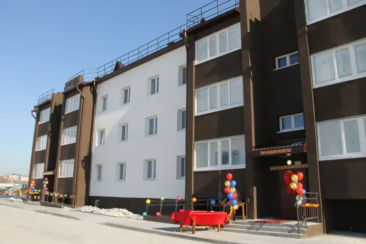 Ключи от новых квартир вручили переселенцам в Амурской области