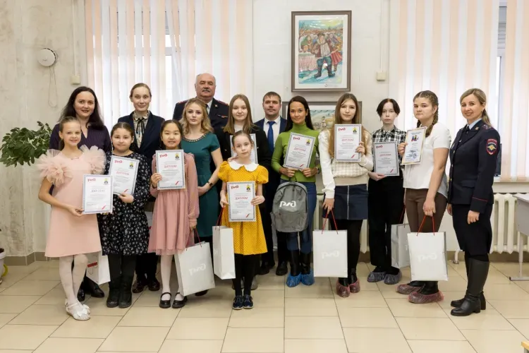 ЗабЖД наградила победителей конкурса комиксов «Безопасная железная дорога» 