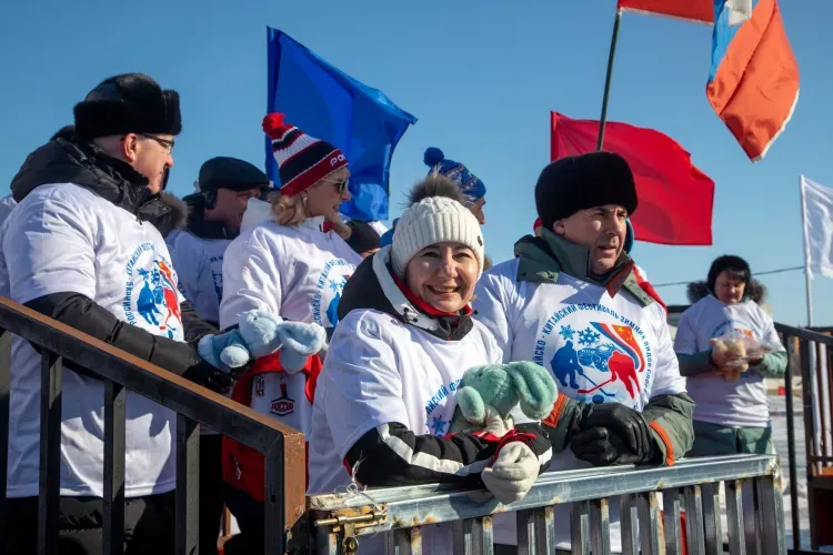 Автогонки, метание подковы и сжигание чучела Масленицы: забавы на Амуре
