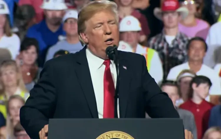 Решить конфликт на Украине в течение суток пообещал Трамп