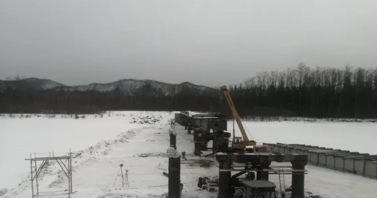 На мосту через реку Селемджа восстановили опоры, поврежденные ледоходом