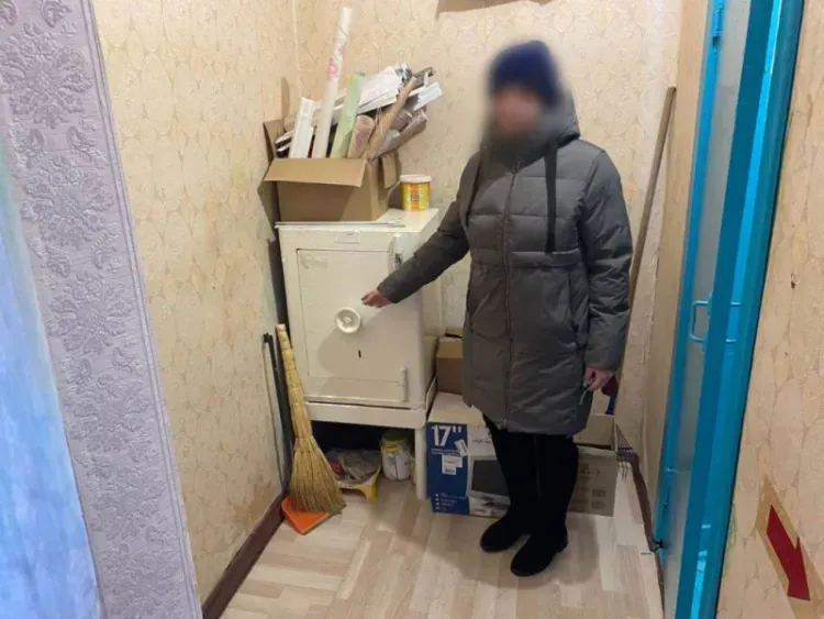 В Амурской области сотрудница РКЦ инсценировала кражу 500 тыс. рублей