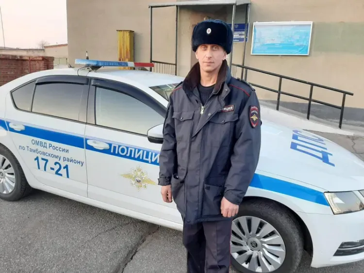 Полицейский тушил дом амурчанина, когда тот находился на работе 