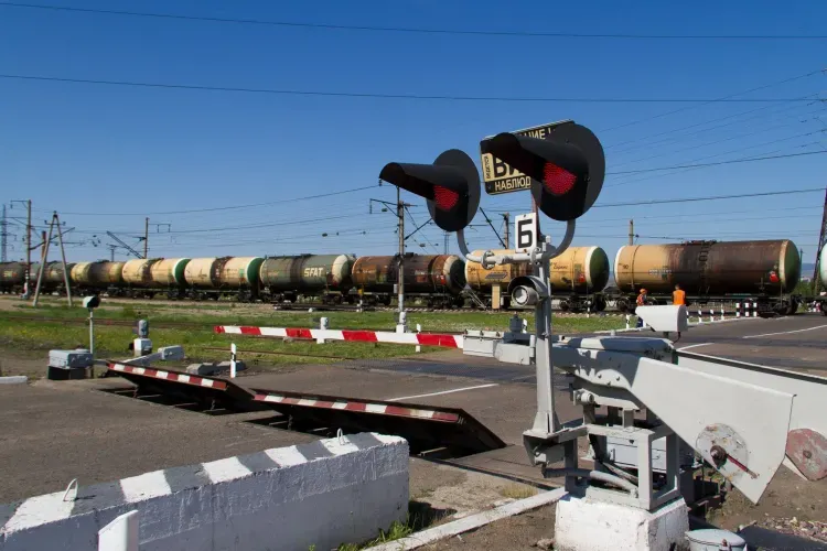 Железнодорожный переезд на переулке Кирпичный в Свободном будет закрыт для движения автотранспорта с 18 по 19 мая
