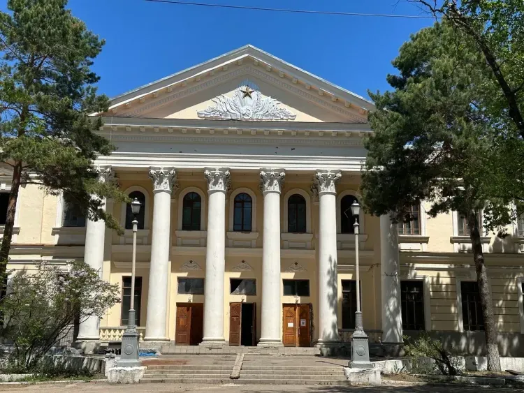 В Благовещенске продолжается масштабная реконструкция здания АОДНТ