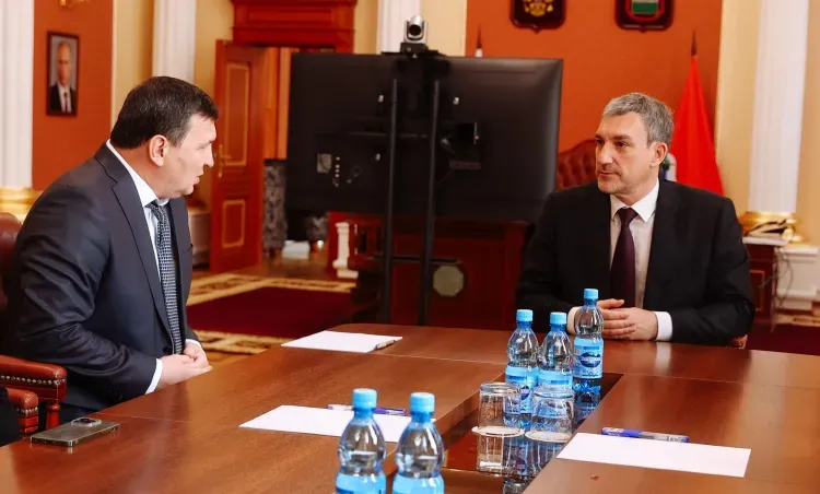 Посетить современную библиотеку посоветовал амурский губернатор делегации из ДНР