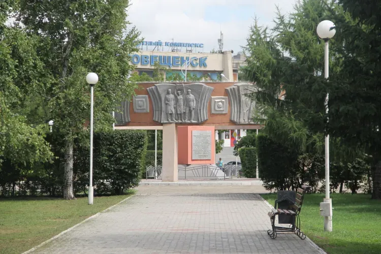 Губернатор Василий Орлов поздравил амурчан с Днем молодежи