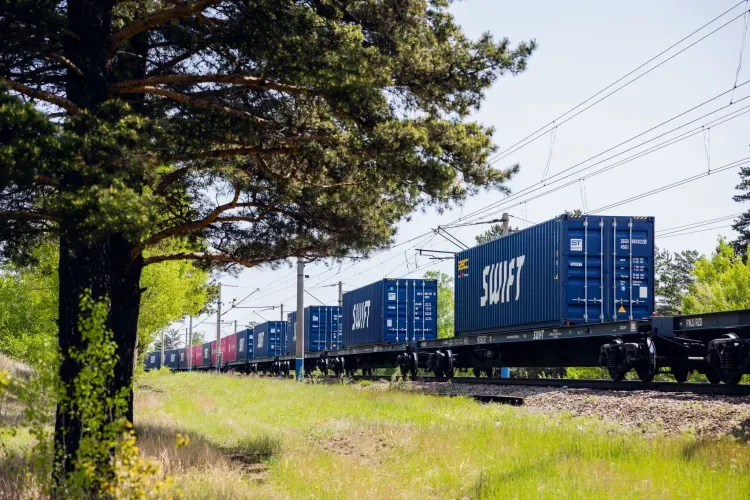 Перевозки контейнеров на ЗабЖД в январе-июне составили более 135,7 тыс. ДФЭ