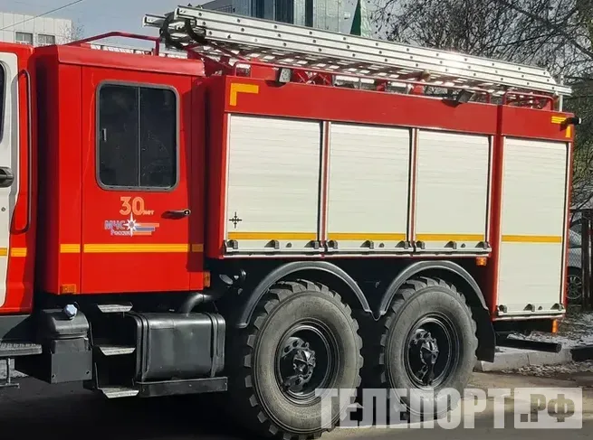 Трое детей оказались заблокированы в горящем доме в Грозном