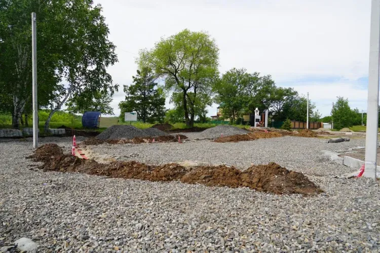 Половину бордюров установили на общественной территории в микрорайоне Свободного
