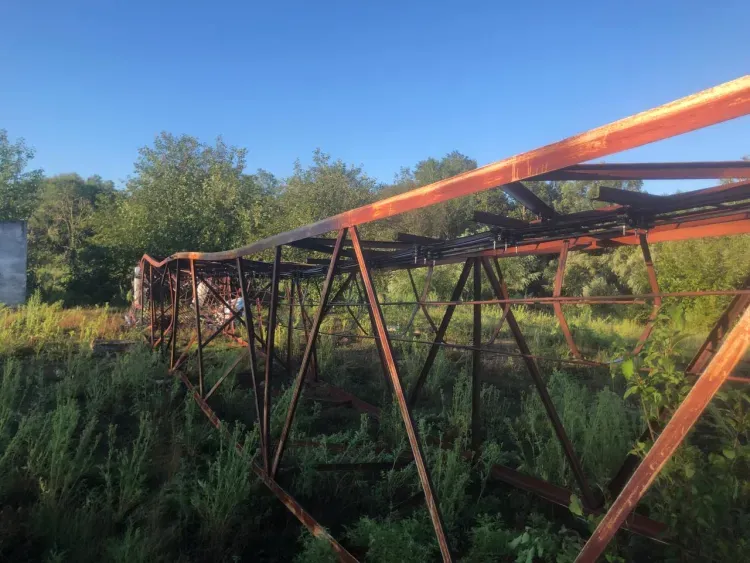 Сотовая вышка и линии электропередач повалены в Мазановском районе