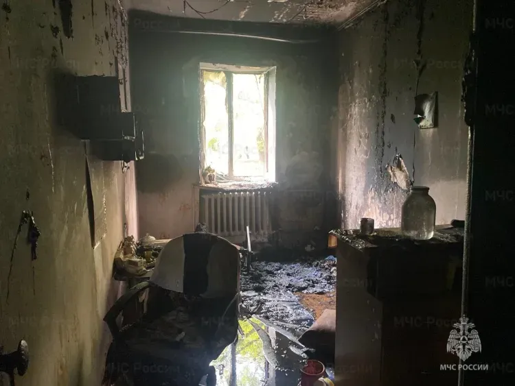 Пенсионерку доставили в больницу после пожара в Благовещенске