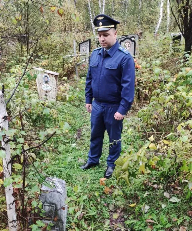 Памятники похитили с кладбища в городе Сковородино