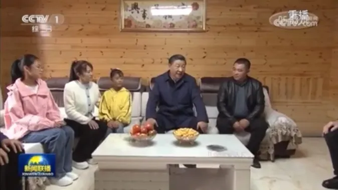 Си Цзиньпин приехал на автобусе в деревню, граничащую с Амурской областью