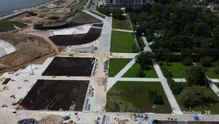 В Благовещенске с воздуха сняли масштабную стройку центра "Трибуна Холл"