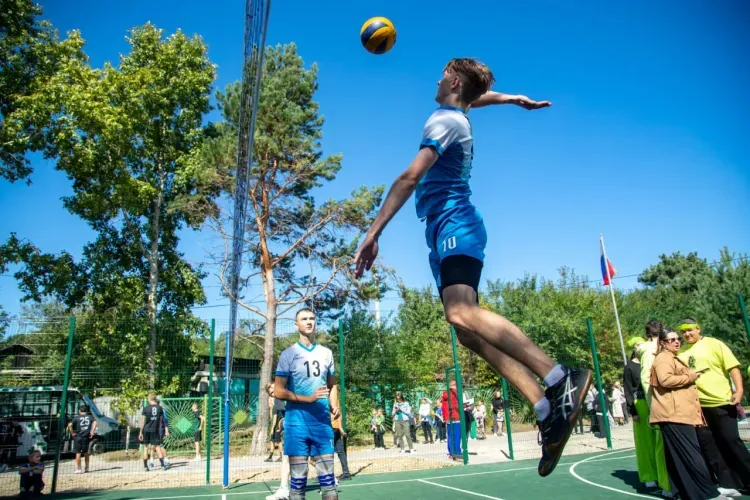 Современную спортивную площадку открыли в селе Садовом Благовещенска 