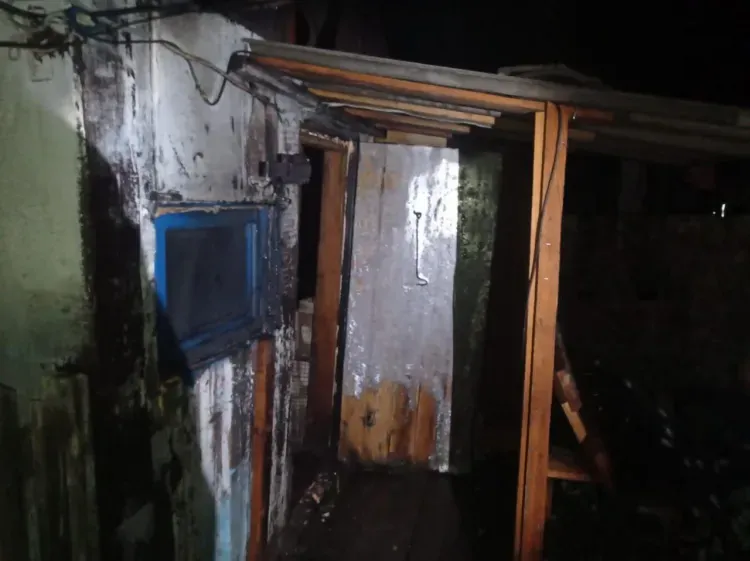 Детей и взрослых вывели из горящей бани в Благовещенском округе