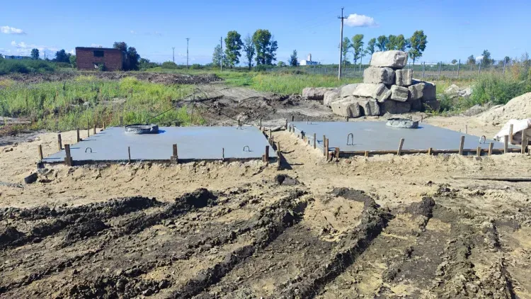 Основание под электростанцию для водозабора готовят в Екатеринославке