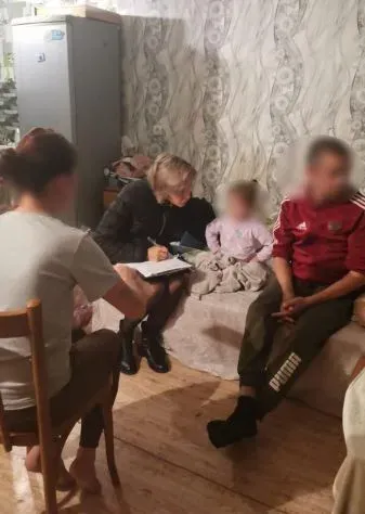 В Благовещенске сотрудники ДПС ночью встретили маленькую девочку, ушедшую из дома