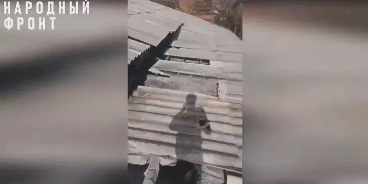 Подушками ремонтируют аварийный дом в Тынде