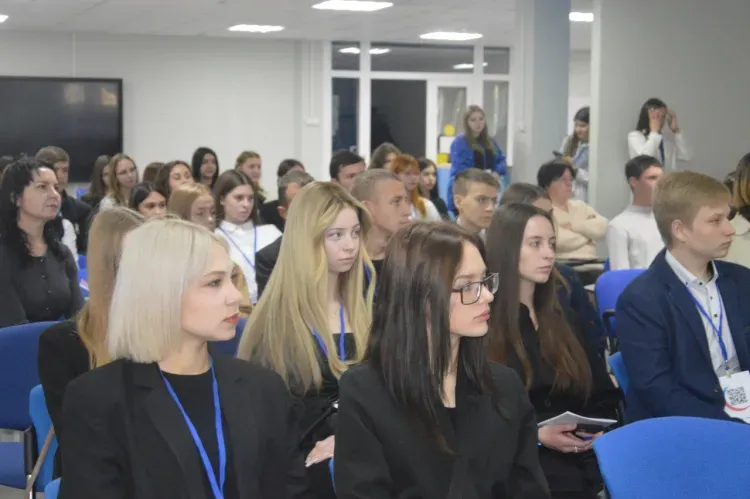 Ученики амурских школ обучаются в Школе молодого управленца