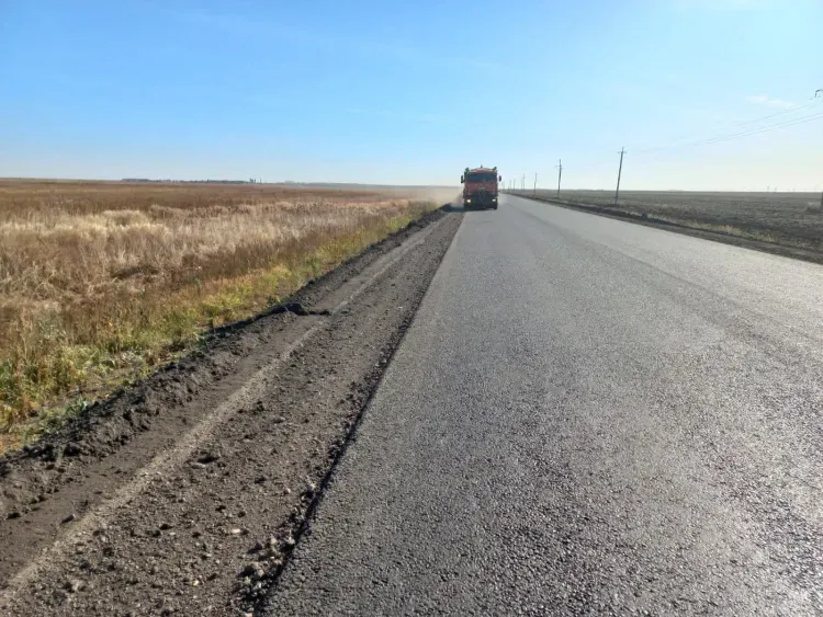 Министр проверил ремонт дороги в Приамурье после жалоб водителей