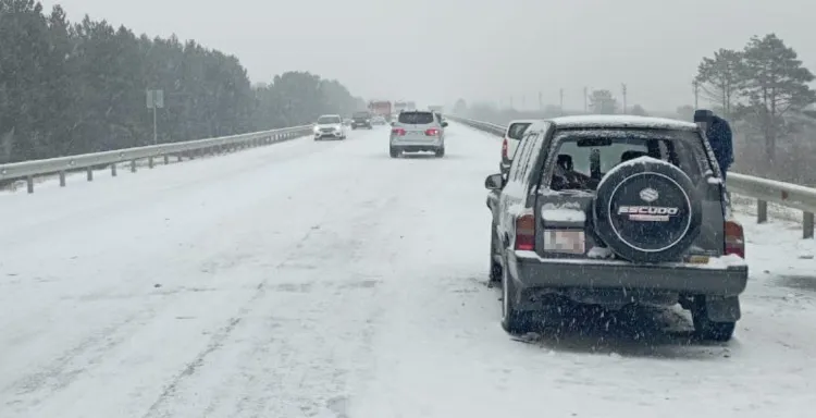 Три человека пострадали в ДТП на заснеженной трассе Приамурья