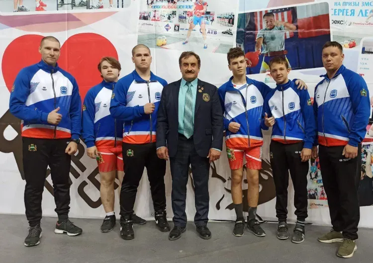 Гиревик из Амурской области обновил рекорд региона на соревнованиях в Улан-Удэ