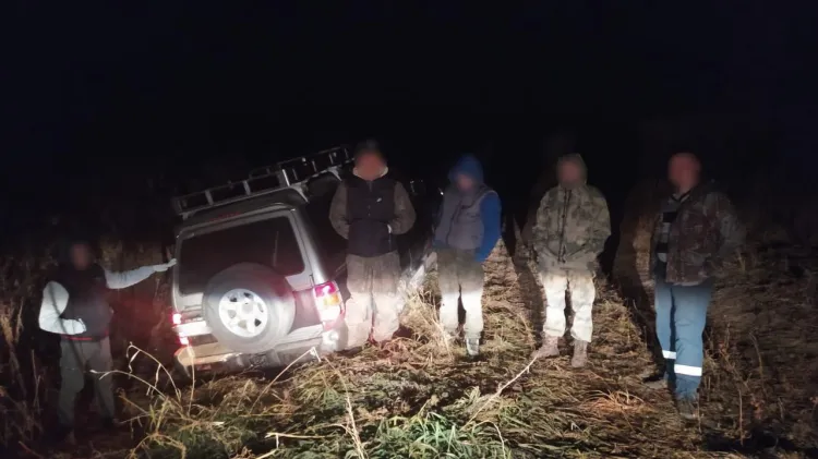 Оружие помогло амурским полицейским остановить машину с марихуаной 