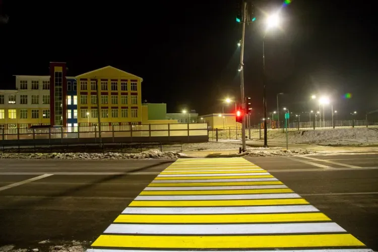 В Благовещенске обезопасили участок возле нового корпуса школы